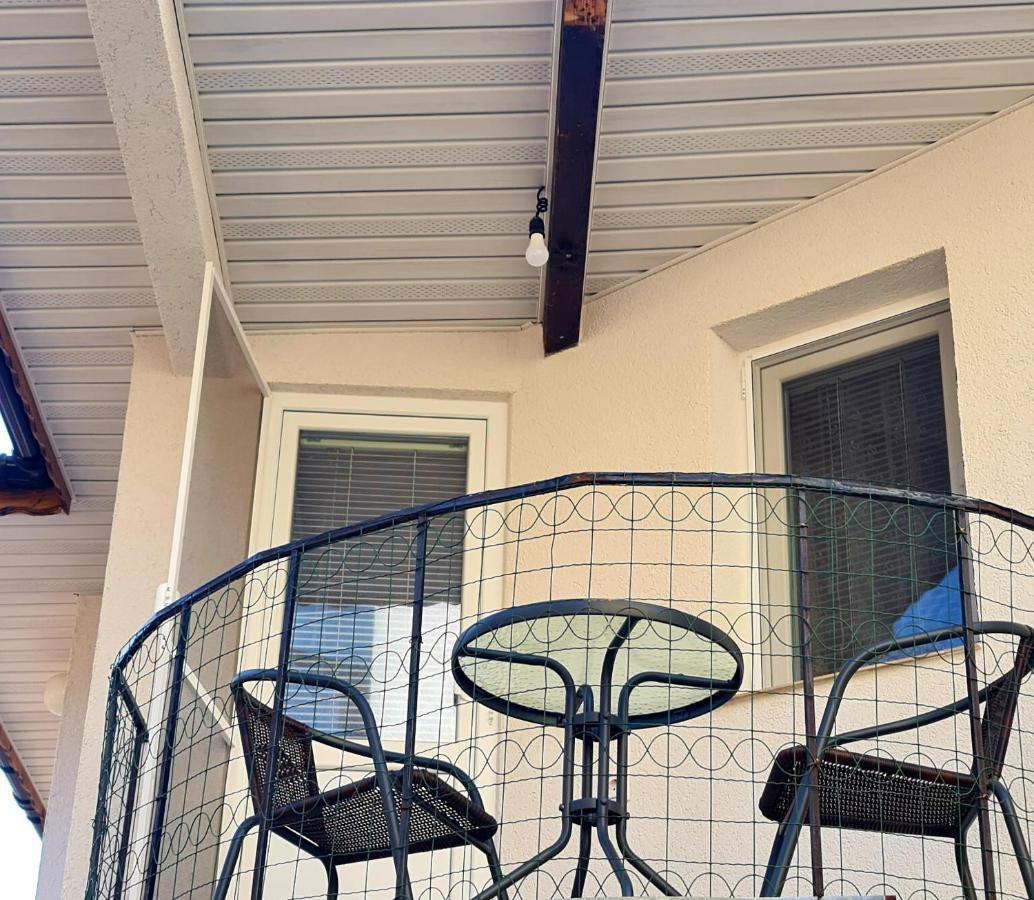 בלצ'יק Fema Guest House מראה חיצוני תמונה