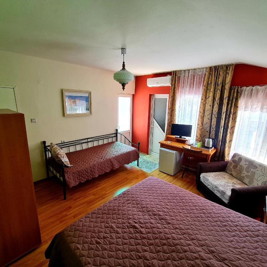 בלצ'יק Fema Guest House מראה חיצוני תמונה
