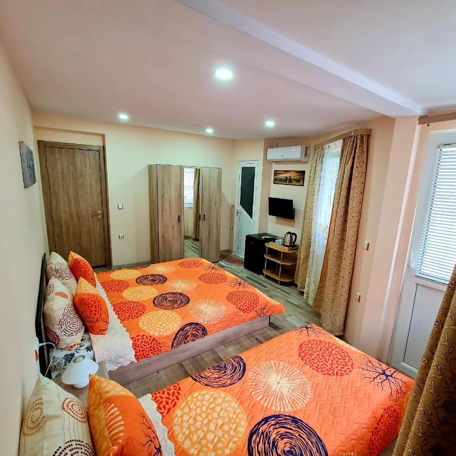 בלצ'יק Fema Guest House מראה חיצוני תמונה