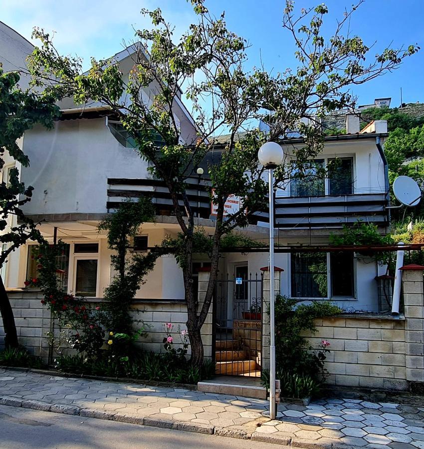 בלצ'יק Fema Guest House מראה חיצוני תמונה