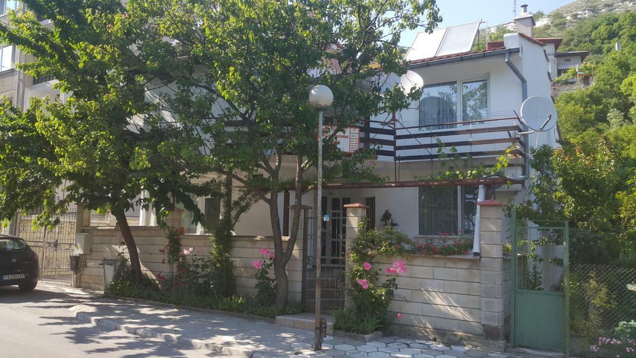 בלצ'יק Fema Guest House מראה חיצוני תמונה