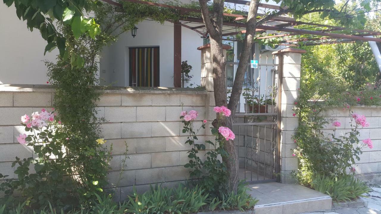 בלצ'יק Fema Guest House מראה חיצוני תמונה