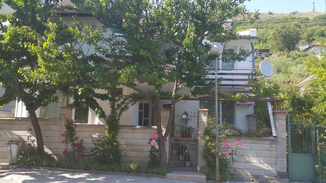 בלצ'יק Fema Guest House מראה חיצוני תמונה