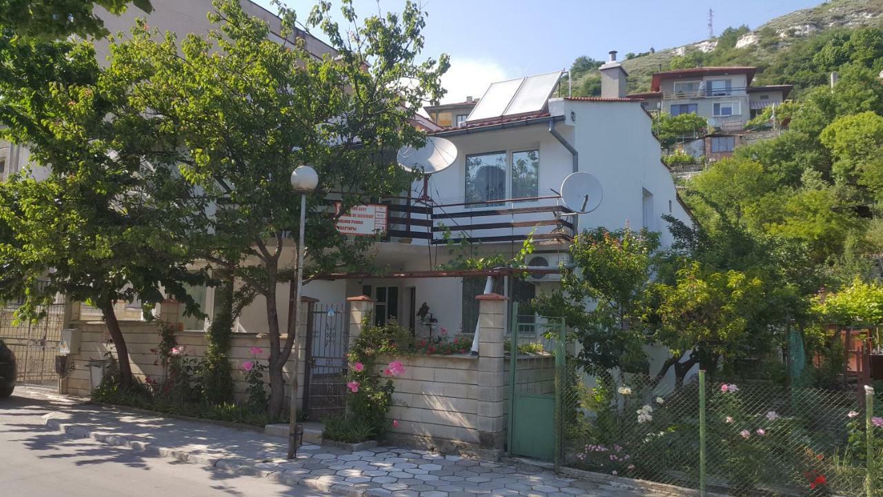 בלצ'יק Fema Guest House מראה חיצוני תמונה