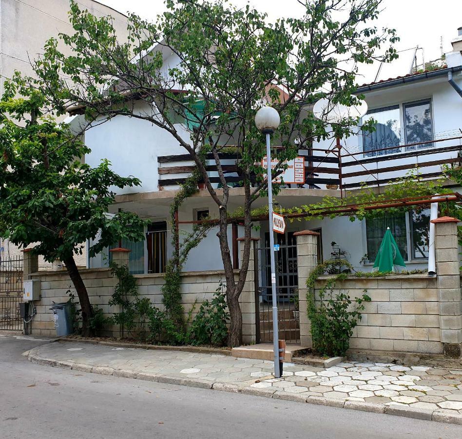 בלצ'יק Fema Guest House מראה חיצוני תמונה